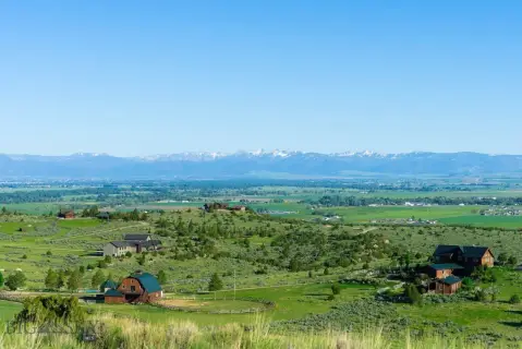 Spectacular Land Parcel with Mountain Views
