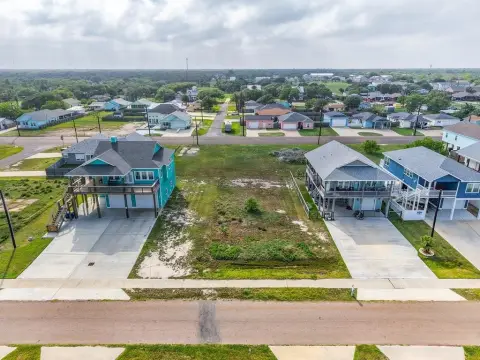 Residential Lot Near the Bay