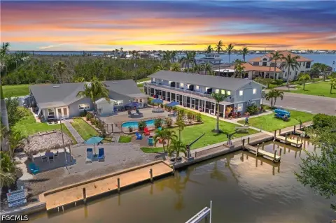 Waterfront Resort With Boat Slips