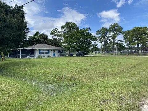 Residential Land in Vero Beach