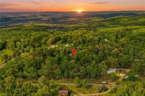 Land with Utilities and Privacy