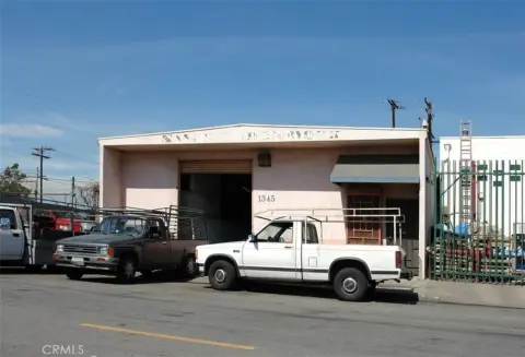 Freestanding Industrial Building in Long Beach