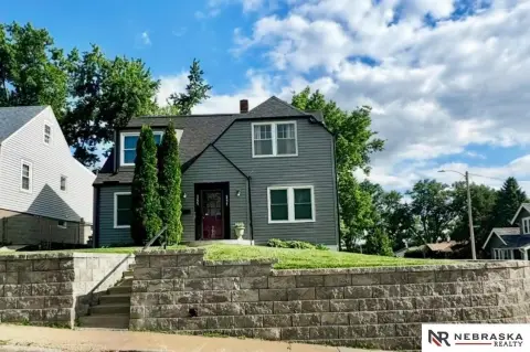 Move-In Ready Duplex with Private Entrances
