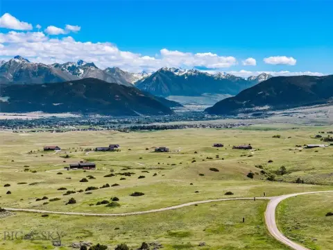 Mountain-View Land Parcel