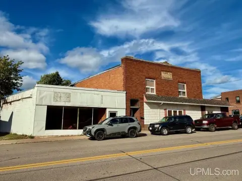 Mixed-Use Property with Apartment