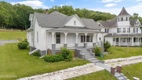 Updated Duplex in Oliver Springs
