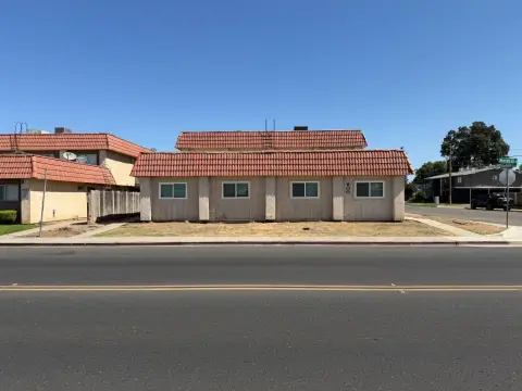 8-Unit Apartment Building