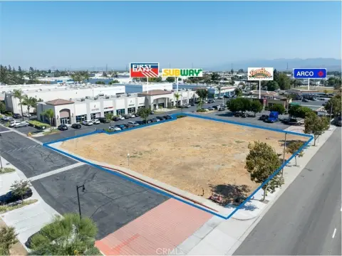 Chino Retail Pad with Drive-Thru