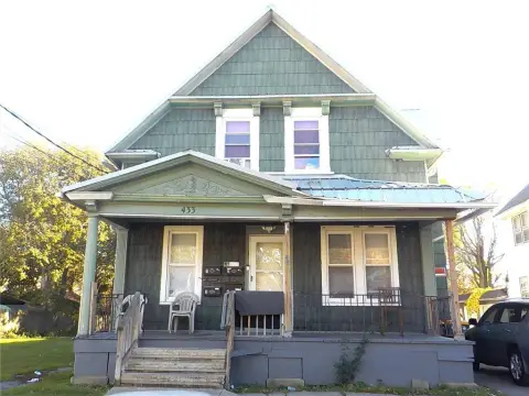 4-Unit Apartment Building