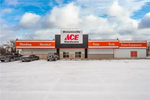 Versatile Retail/Flex Building Available
