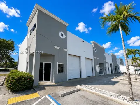 Corner Office/Warehouse Condo