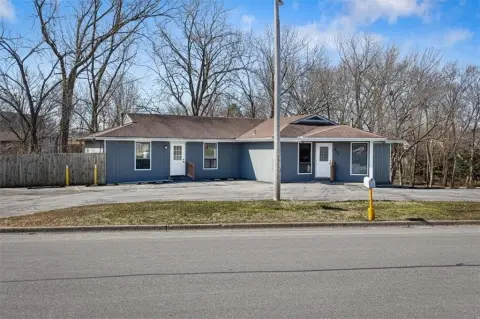 Kearney Commercial Property For Sale