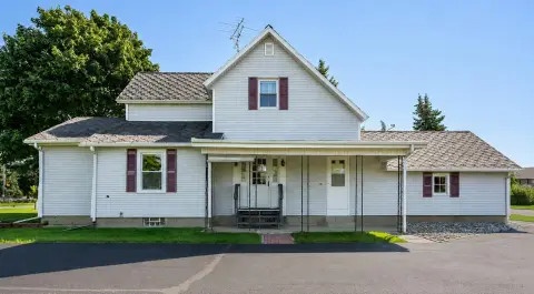 Tenant-Occupied Duplex With Lease