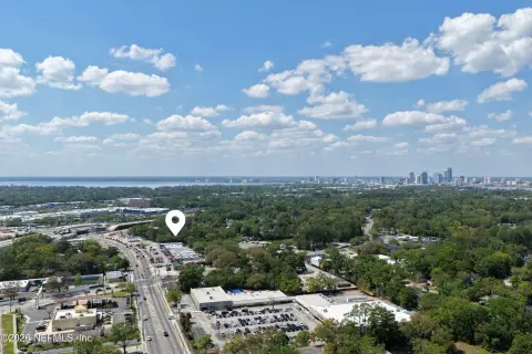 Grocery Store Prime Location