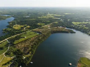 Lakefront Land in Bowie, Texas