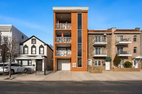 Contemporary Furnished Triplex with Terraces