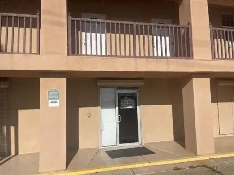 Retail Space with Booth Leasing