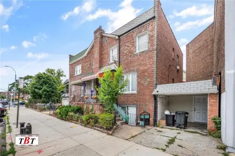 Vacant Duplex Package with Driveways