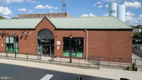 Open-Concept Retail and Restaurant Space