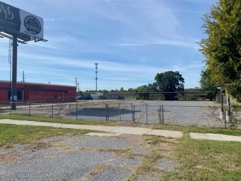 Fenced Gravel Lot in Bossier