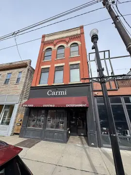 Three-Level Restaurant Building