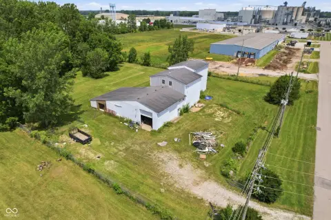 High-Bay Industrial Workshop with Office