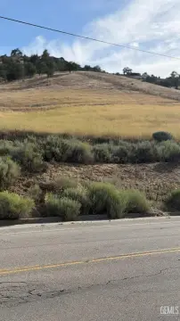 Residential Acreage with Mountain Views