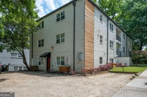 VA Highland Apartment Building