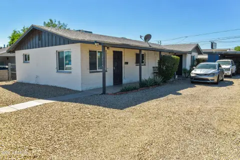 Updated Duplex with Mountain Views