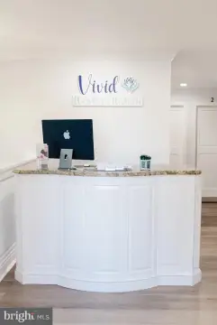 Renovated Medical Condo in Newtown