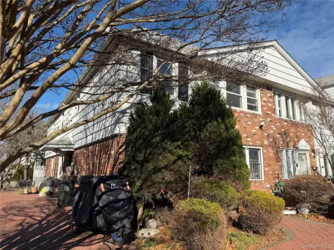 Renovated Bayside Two-Dwelling Home
