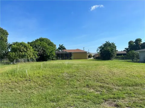 Residential Lot in Cape Coral