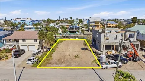 Canal-Front Homesite in Fort Myers Beach