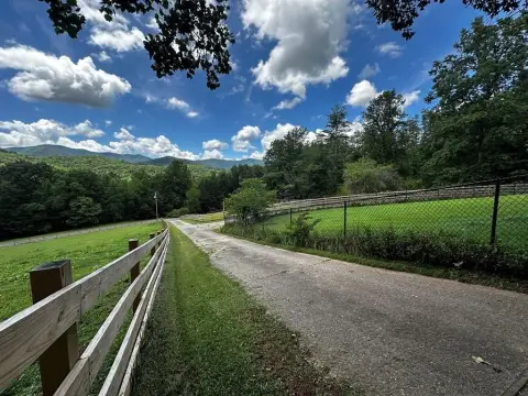 Mountain Retreat Farm with USFS Access