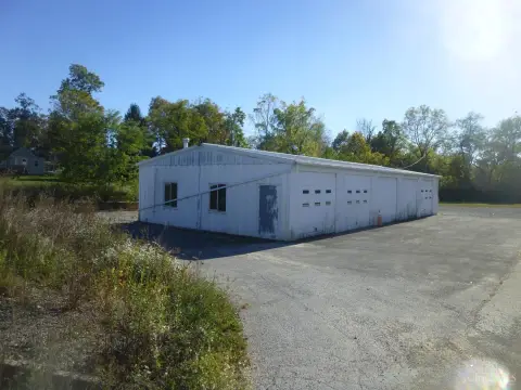Commercial Lot with Garage