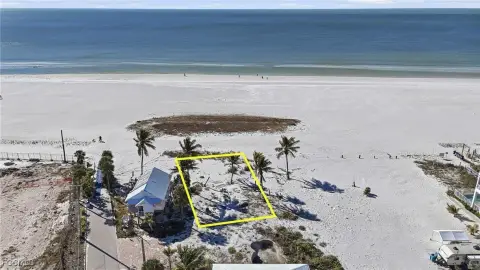 Gulf-Front Lot: Dream Coastal Retreat