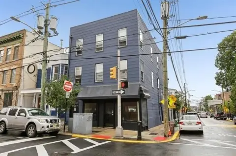 Vacant Mixed-Use 4-Unit Property