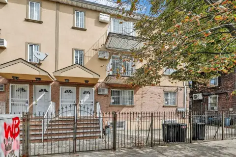 7-Bedroom Duplex Property