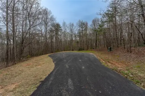 Land in The Cliffs at Glassy