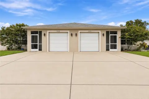 Duplex with Screened Lanais