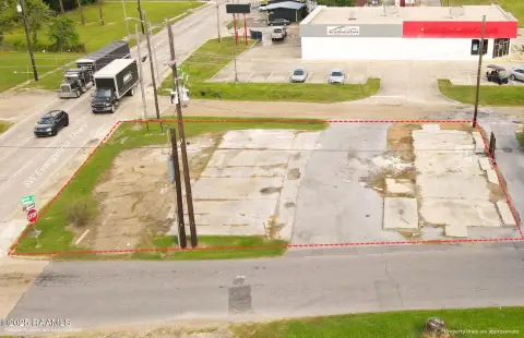 Hard-Corner Commercial Lot