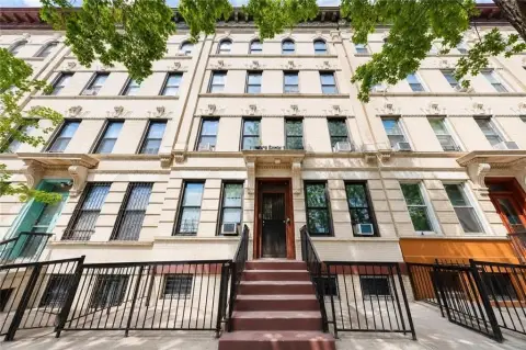 8-Unit Apartment Building