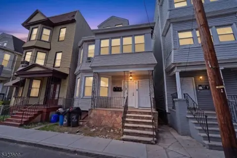 Newark Multi-Family Home For Sale