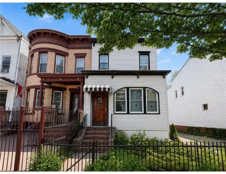 Semi-Detached Single-Family Home