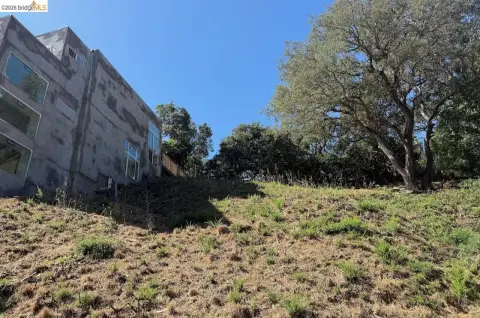 Land in Upper Rockridge