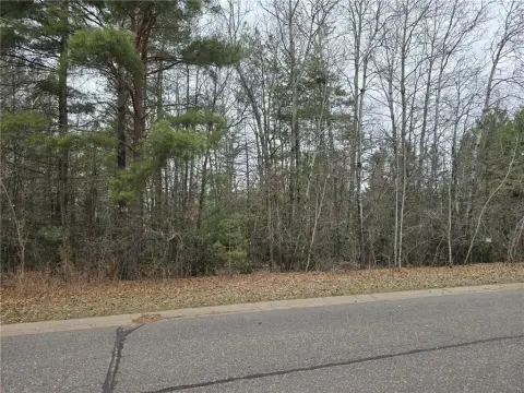 Residential Lots in Wooded Community