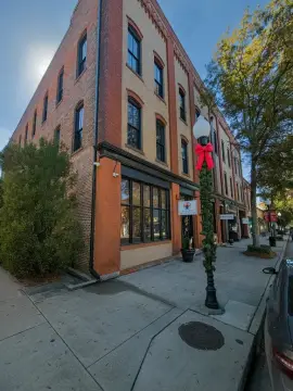 Historic Mixed-Use Landmark in Valdosta