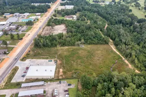 Commercial Lot in High-Visibility Location