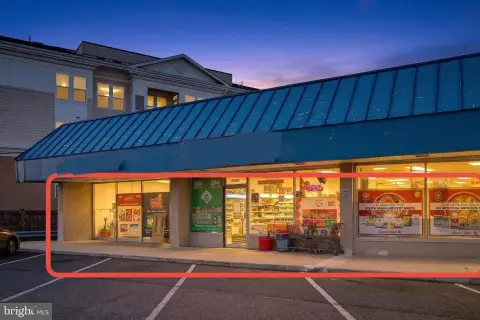 Turnkey Grocery Store on Lee Highway