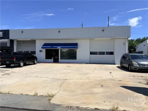 Retail Building with Garage Bays